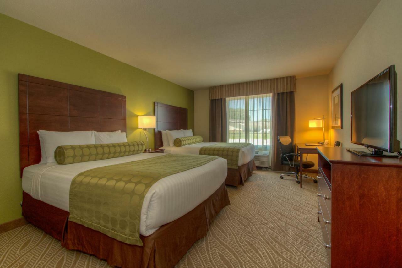 Cobblestone & - Hotel Holyoke